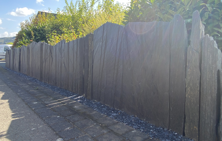 Assulo Bretter Wand lang