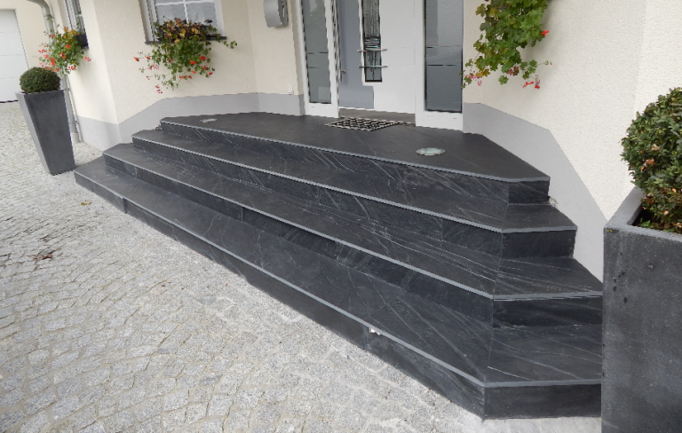 Eingangstreppe Assulo Schiefer