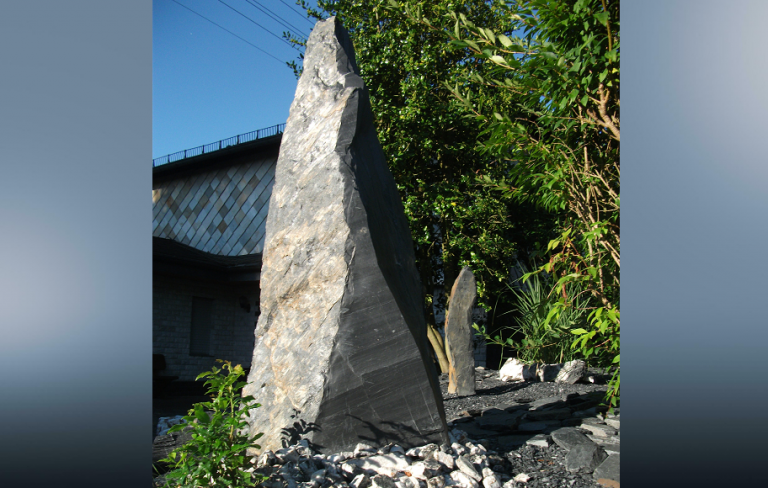 Monolith Schiefer erweitert