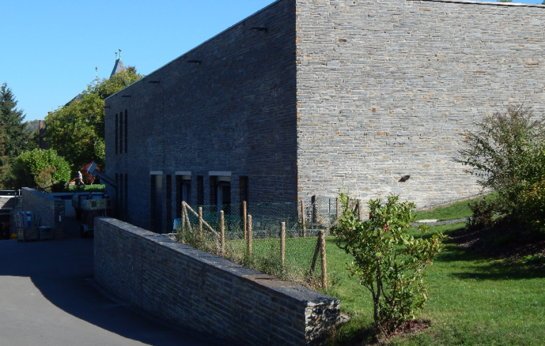 Schieferquarzit Fassade und Mauer