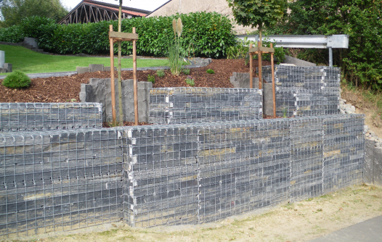 Schieferquarzit Riegel Gabionen