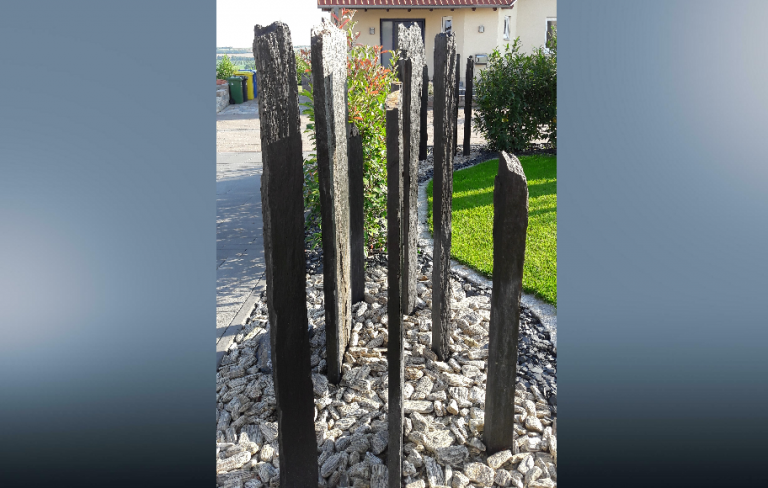 Schieferquarzit Stelen