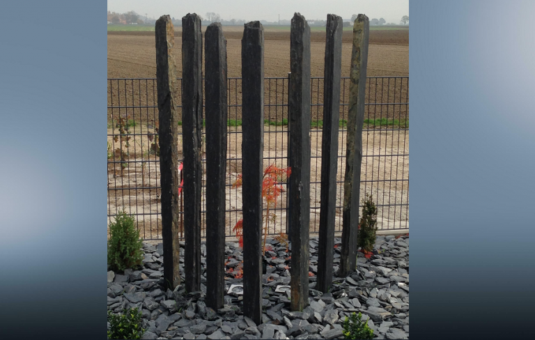 Schieferquarzit Stelen Gruppe