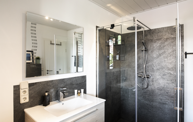 914 Silver Grey Bathroom