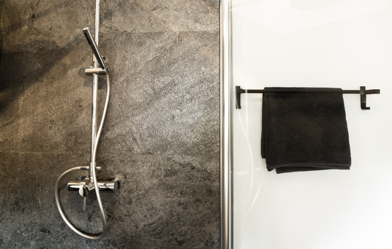 914 Silver Grey Dusche