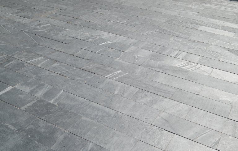 Assulo Schiefer Boden